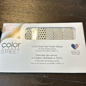 Colorstreet nails: polka dot com